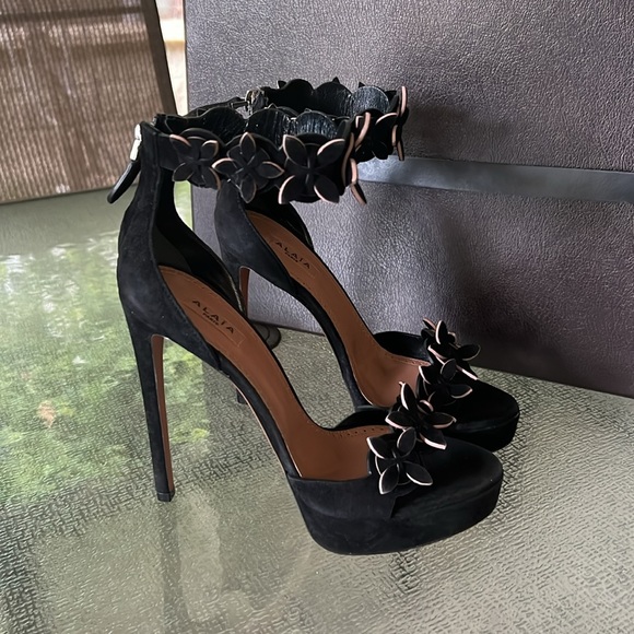 Alaia Suede Platform Heels - Picture 2 of 11